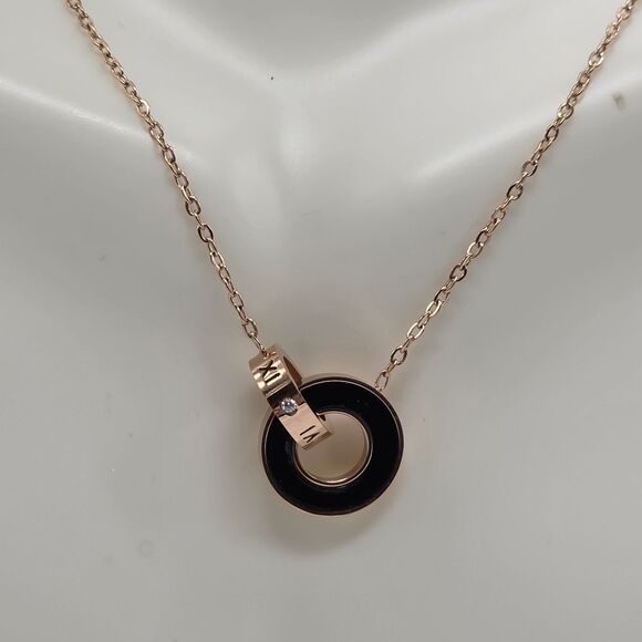 🔸️🗨⏭️NIB Stainless Steel Interlocking Circles Pendant Necklace - Picture 6 of 15